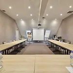 Otel Restaurant & Le Val Moret Magnant