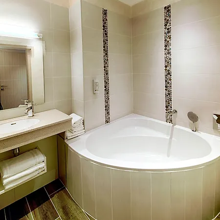 Hotel Restaurant & Le Val Moret 3*