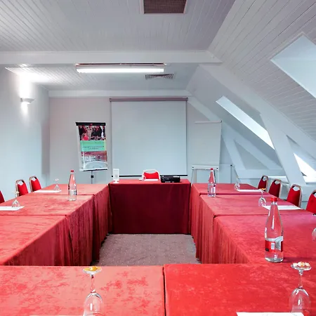 Restaurant & Le Val Moret Hotel Magnant