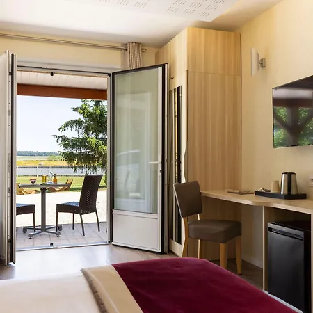 Otel Restaurant & Le Val Moret Magnant