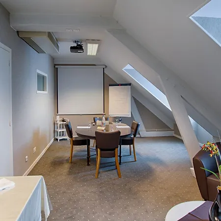 Otel Restaurant & Le Val Moret Magnant