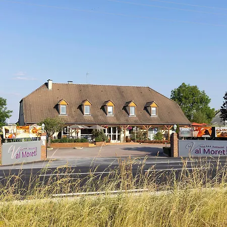 Restaurant & Le Val Moret Hotel