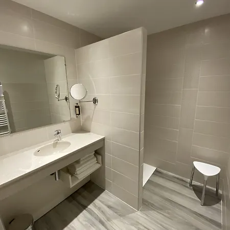 Hotel Restaurant & Le Val Moret Magnant