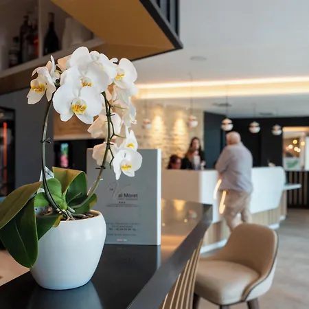 Restaurant & Le Val Moret
