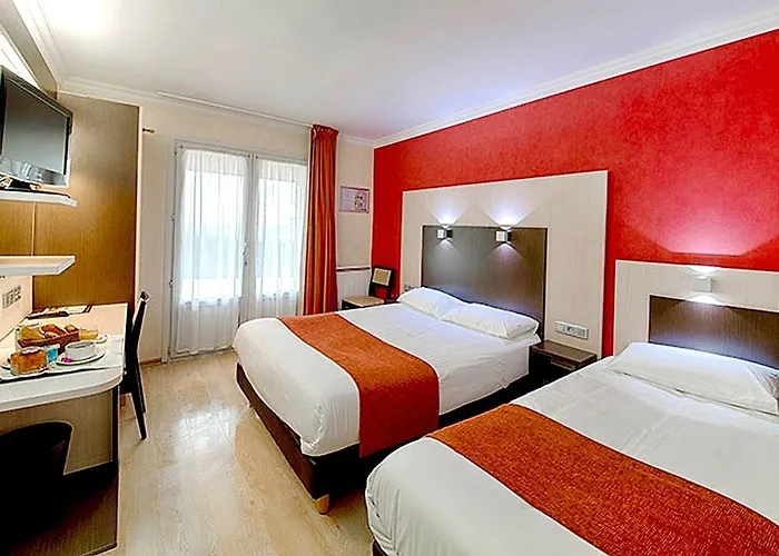 Hotel Restaurant & Le Val Moret Magnant