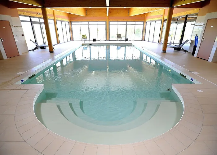 Restaurant & Le Val Moret Hotel Magnant