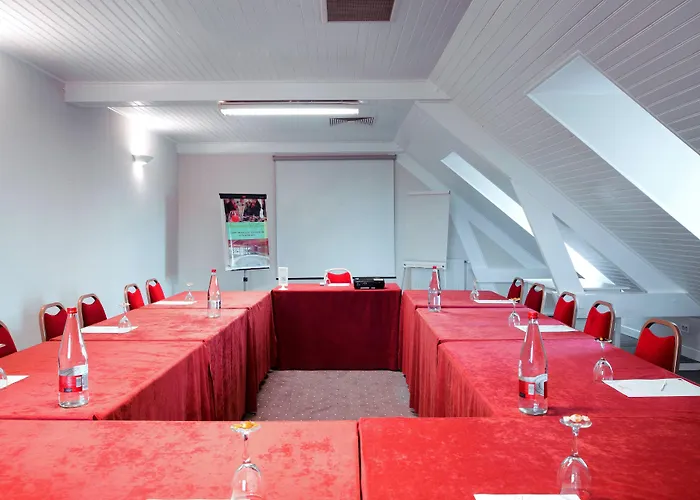 Restaurant & Le Val Moret Hotel Magnant