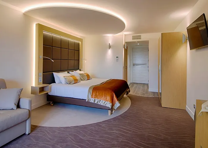 Restaurant & Le Val Moret 3*