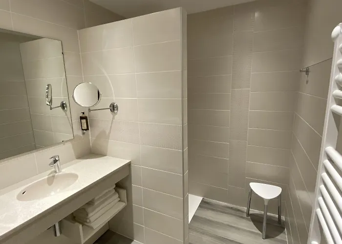 Restaurant & Le Val Moret 3*